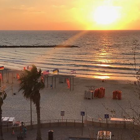 Amazing Apartment For 3 Guests Steps From The Beach Netanya Ngoại thất bức ảnh
