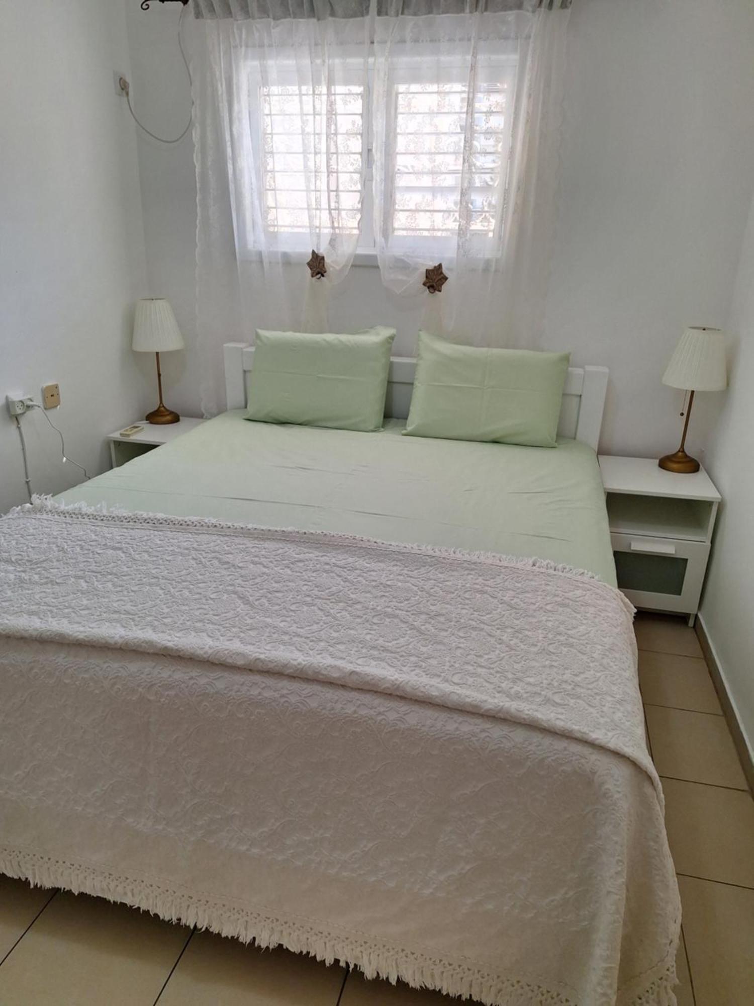 Amazing Apartment For 3 Guests Steps From The Beach Netanya Ngoại thất bức ảnh