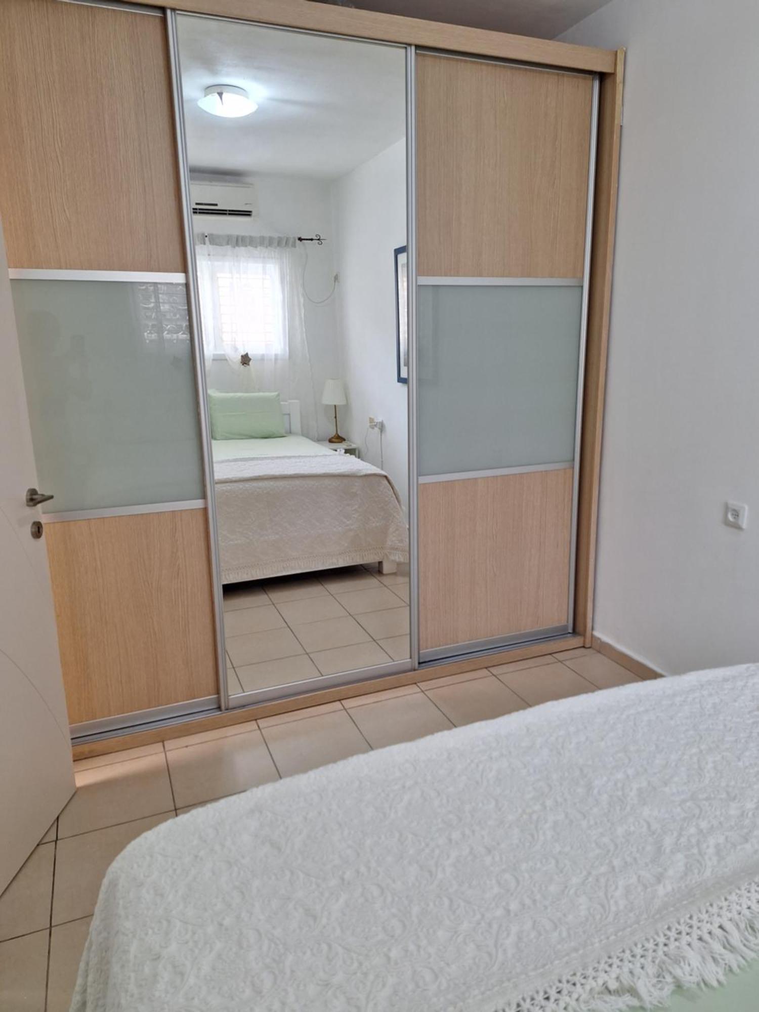 Amazing Apartment For 3 Guests Steps From The Beach Netanya Ngoại thất bức ảnh